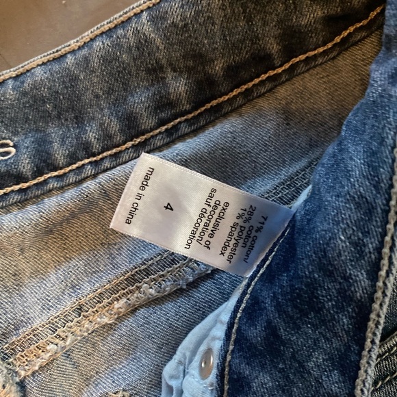 Maurice’s Light-Wash Bootcut Jeans - Picture 4 of 5